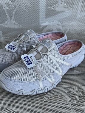 Skechers Womens 8.5M Bikers Fan Club Tan Taupe Beige Slip On Mule Clog Sneakers